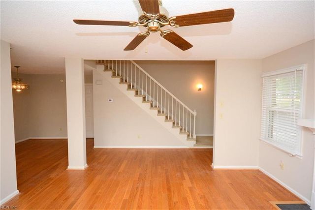 964 Saint Andrews Reach Apt A, Chesapeake, VA 23320