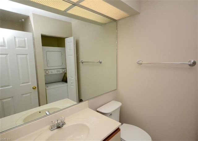 964 Saint Andrews Reach Apt A, Chesapeake, VA 23320