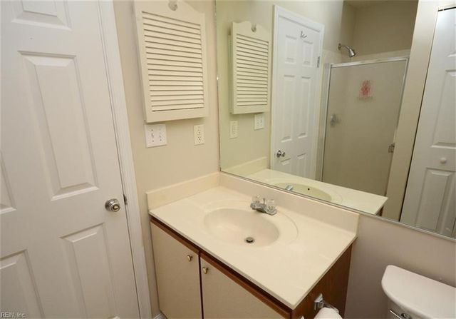 964 Saint Andrews Reach Apt A, Chesapeake, VA 23320