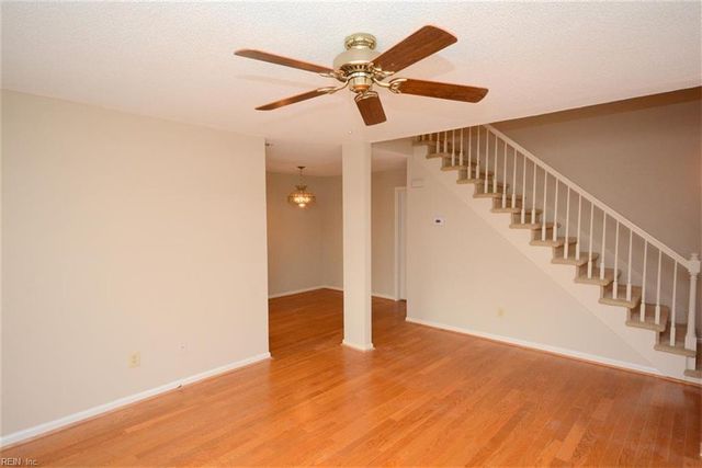 964 Saint Andrews Reach Apt A, Chesapeake, VA 23320