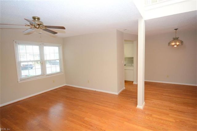 964 Saint Andrews Reach Apt A, Chesapeake, VA 23320