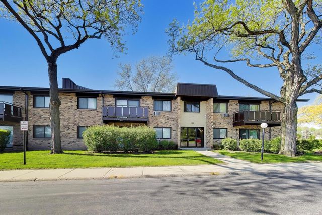 2640 N Windsor Drive 103, Arlington Heights, IL 60004