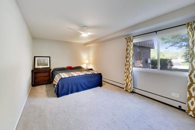 2640 N Windsor Drive 103, Arlington Heights, IL 60004