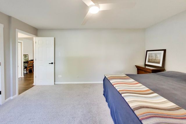 2640 N Windsor Drive 103, Arlington Heights, IL 60004