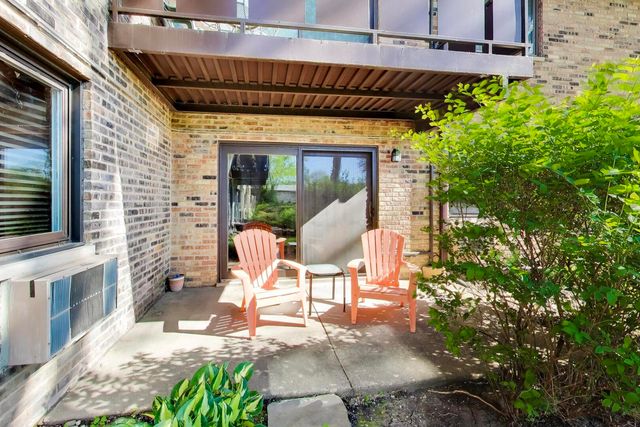 2640 N Windsor Drive 103, Arlington Heights, IL 60004