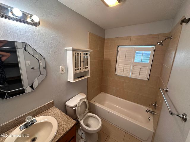 317 Menge Avenue, A & B, Pass Christian, MS 39571