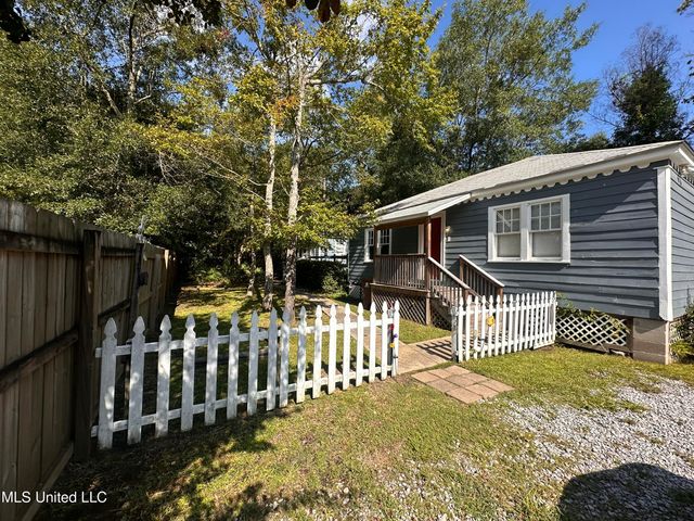 317 Menge Avenue, A & B, Pass Christian, MS 39571