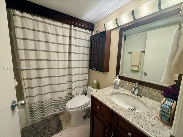 770 Claughton Island Drive 1101, Miami, FL 33131