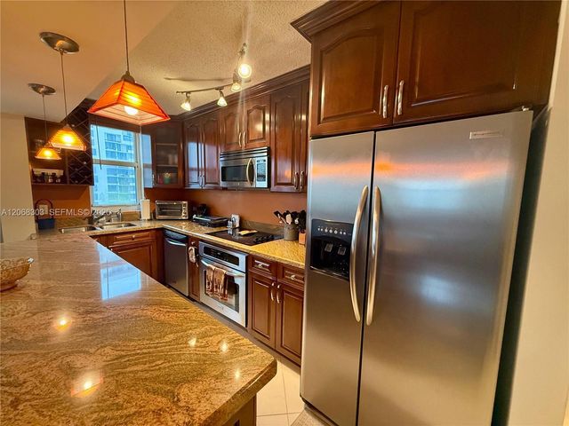 770 Claughton Island Drive 1101, Miami, FL 33131