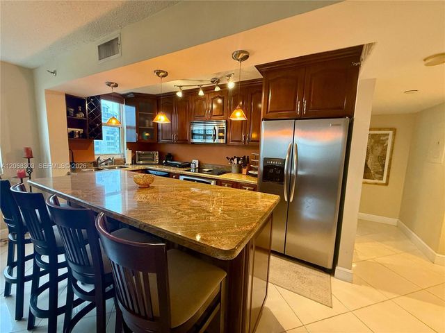 770 Claughton Island Drive 1101, Miami, FL 33131