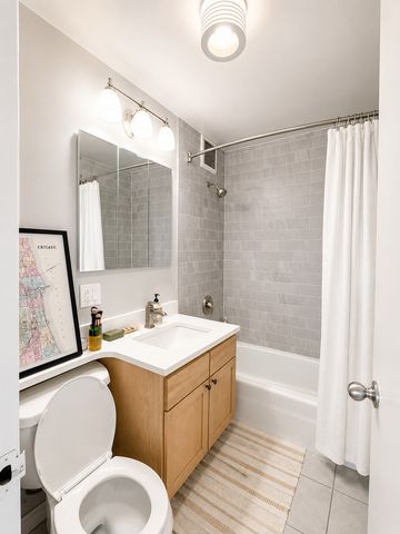 655 W IRVING PARK Road 3201, Chicago, IL 60613