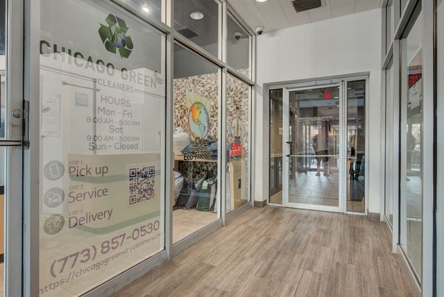 655 W IRVING PARK Road 3201, Chicago, IL 60613