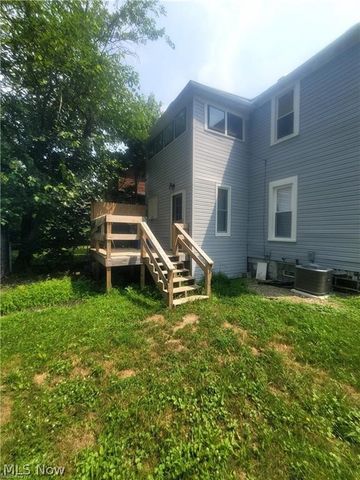 140 7th Street NW, Barberton, OH 44203