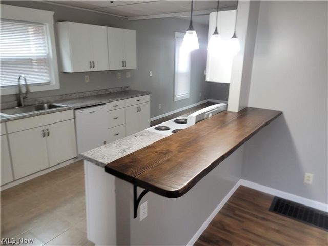 140 7th Street NW, Barberton, OH 44203