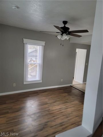 140 7th Street NW, Barberton, OH 44203