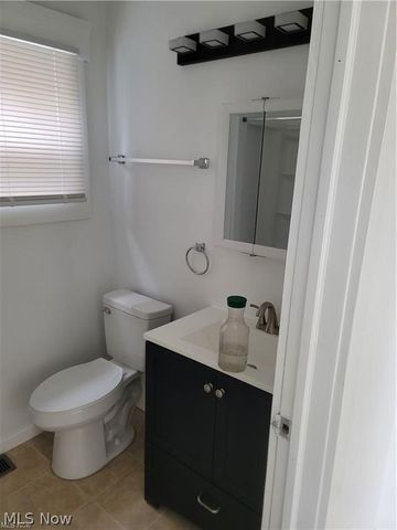 140 7th Street NW, Barberton, OH 44203