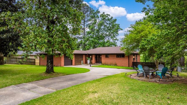 3747 Lakeview Road, North Little Rock, AR 72216