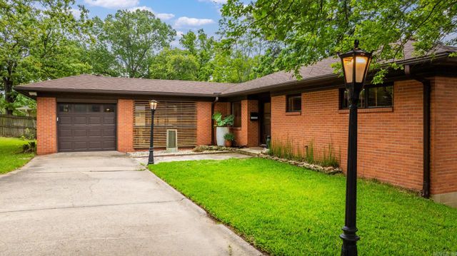 3747 Lakeview Road, North Little Rock, AR 72216