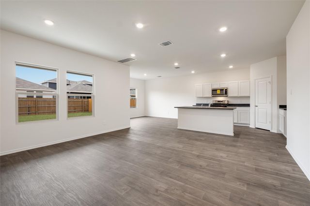 211 Schuenemann WAY, Uhland, TX 78640