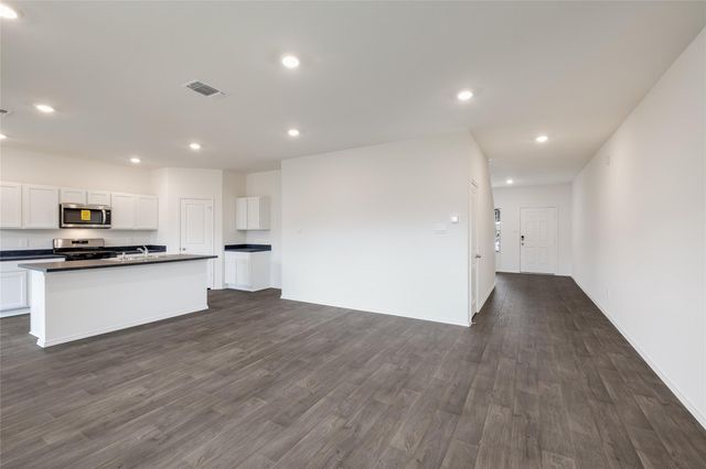 211 Schuenemann WAY, Uhland, TX 78640