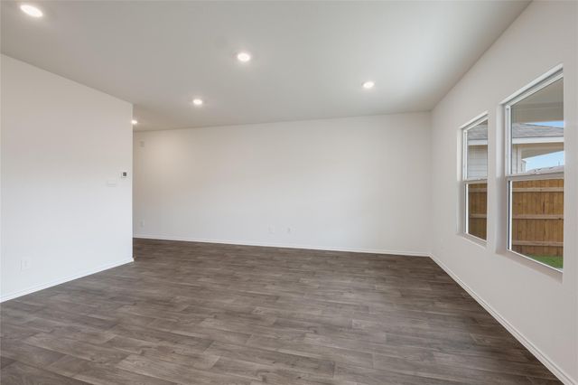 211 Schuenemann WAY, Uhland, TX 78640
