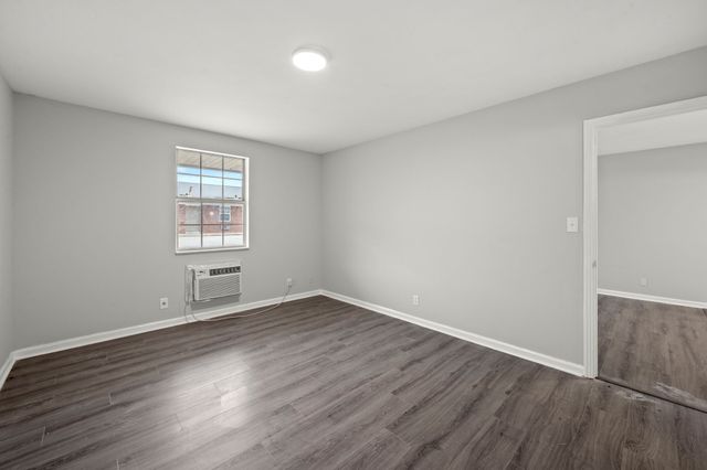 101 Walnut St Apt 27, Clarksville, TN 37042