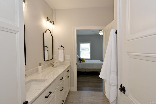 10111 Gallop Way, Evansville, IN 47725
