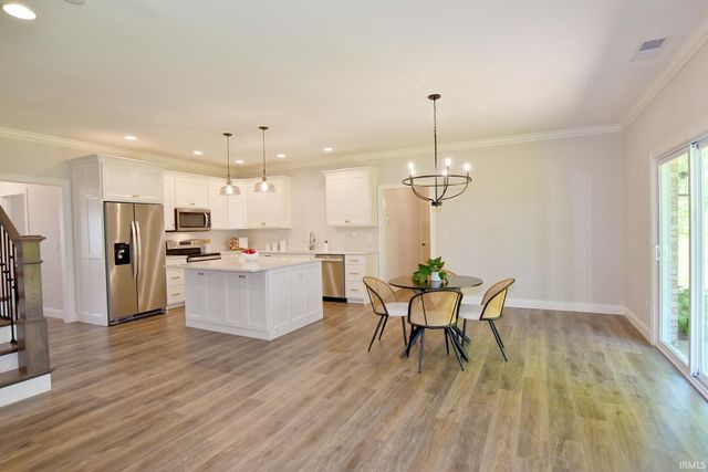 10111 Gallop Way, Evansville, IN 47725