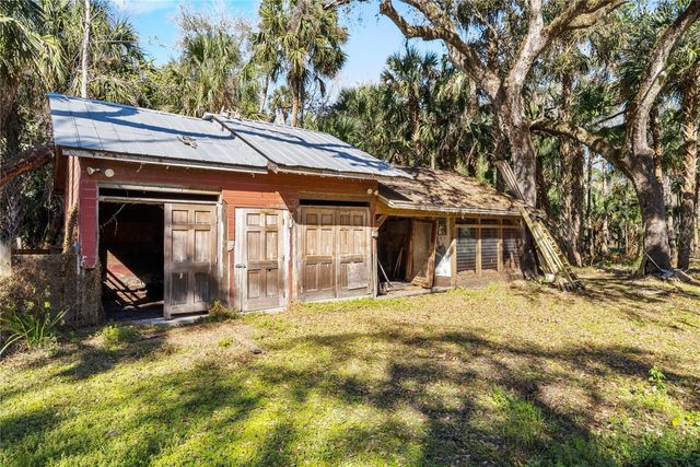 295 N JUNGLE ROAD, Geneva, FL 32732
