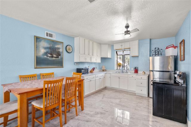 295 N JUNGLE ROAD, Geneva, FL 32732