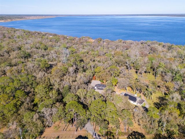 295 N JUNGLE ROAD, Geneva, FL 32732