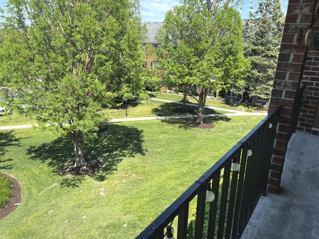 520 Biesterfield Road E309, Elk Grove Village, IL 60007