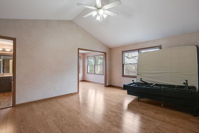 319 Stonebridge Way, Mundelein, IL 60060