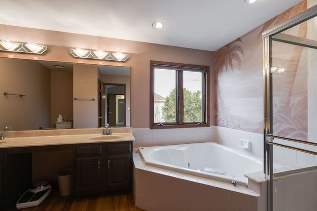 319 Stonebridge Way, Mundelein, IL 60060