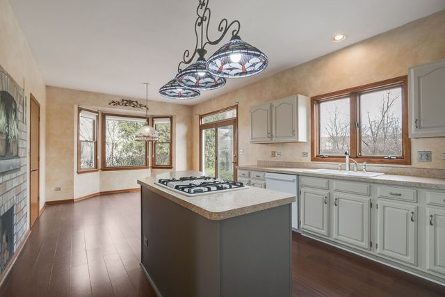 319 Stonebridge Way, Mundelein, IL 60060