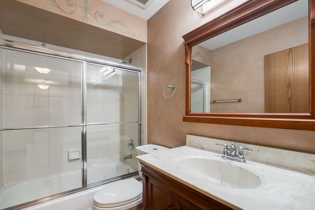 319 Stonebridge Way, Mundelein, IL 60060