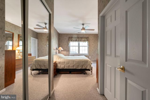 20 BLACK EYED SUSAN RD, Langhorne, PA 19047
