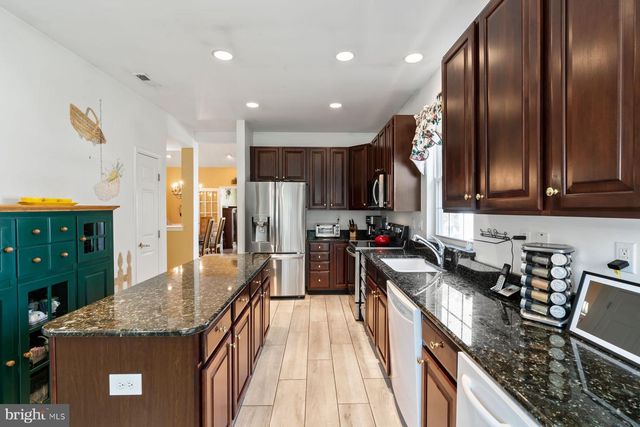 20 BLACK EYED SUSAN RD, Langhorne, PA 19047