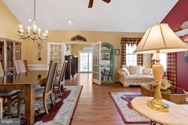20 BLACK EYED SUSAN RD, Langhorne, PA 19047