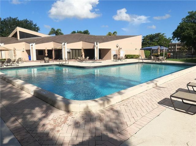8390 Sands Point Boulevard F206, Tamarac, FL 33321