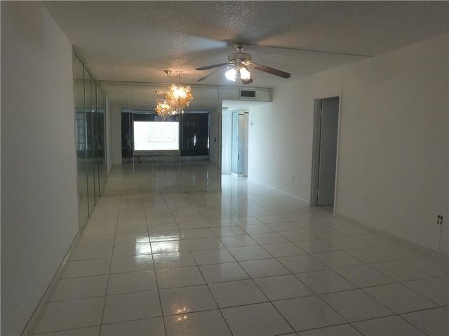 8390 Sands Point Boulevard F206, Tamarac, FL 33321