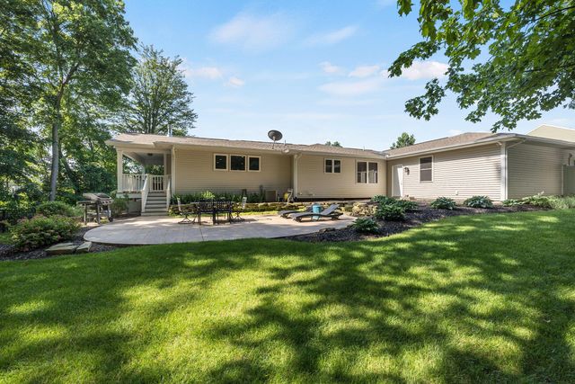648 Francis Street, Saugatuck City, MI 49453