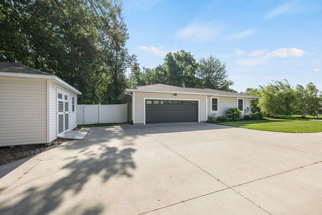 648 Francis Street, Saugatuck City, MI 49453