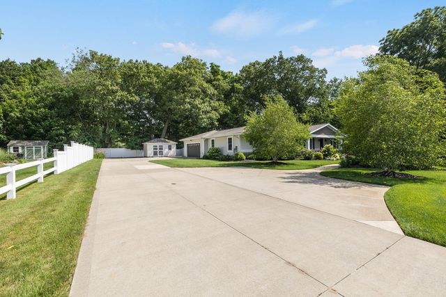 648 Francis Street, Saugatuck City, MI 49453