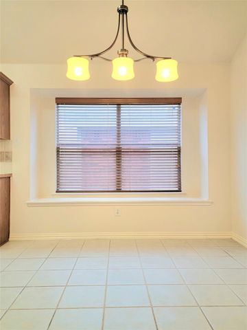 1056 Wood Brook Drive, Grand Prairie, TX 75052