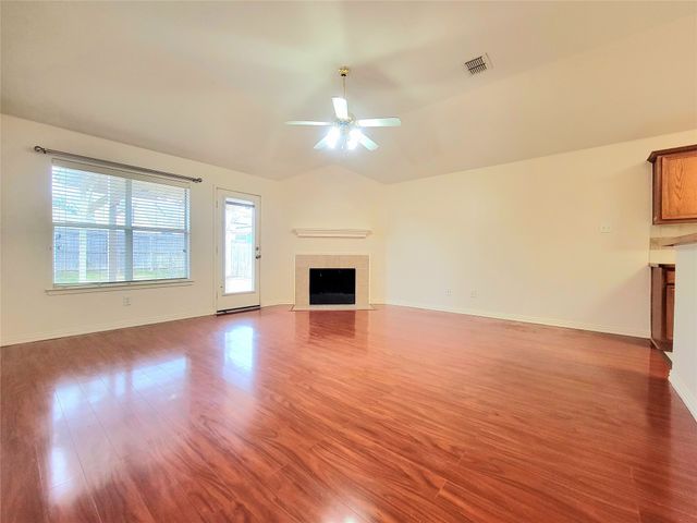 1056 Wood Brook Drive, Grand Prairie, TX 75052