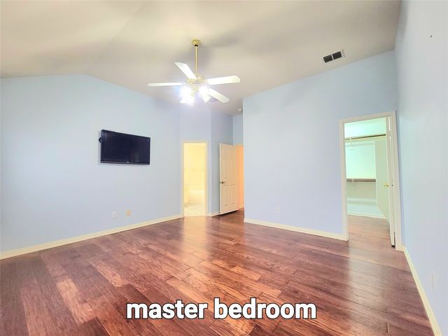 1056 Wood Brook Drive, Grand Prairie, TX 75052