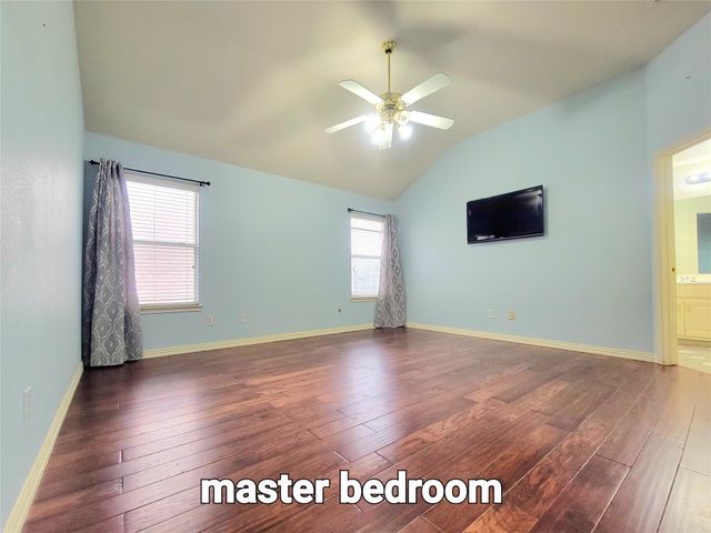 1056 Wood Brook Drive, Grand Prairie, TX 75052