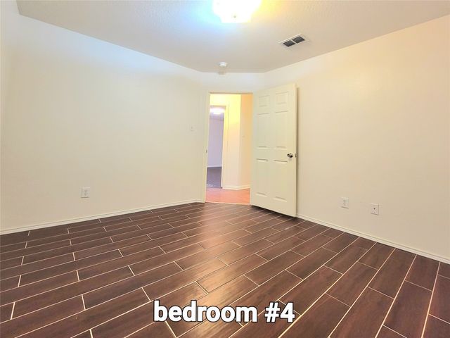 1056 Wood Brook Drive, Grand Prairie, TX 75052