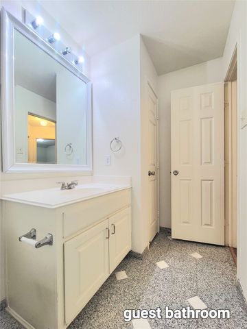 1056 Wood Brook Drive, Grand Prairie, TX 75052